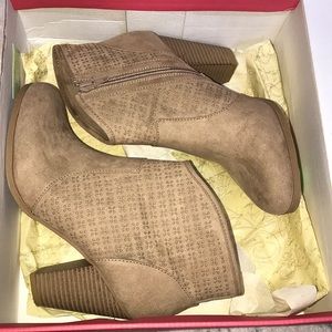 American Rag tan booties